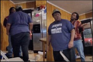 Watch Cowboys Fan Threaten to Beat Up Entire Family After Loss to Raiders on Thanksgiving